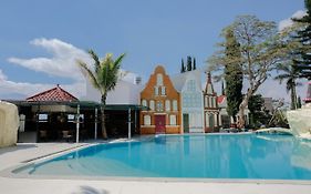 Capital O 802 Omah Londo Hotel & Resort